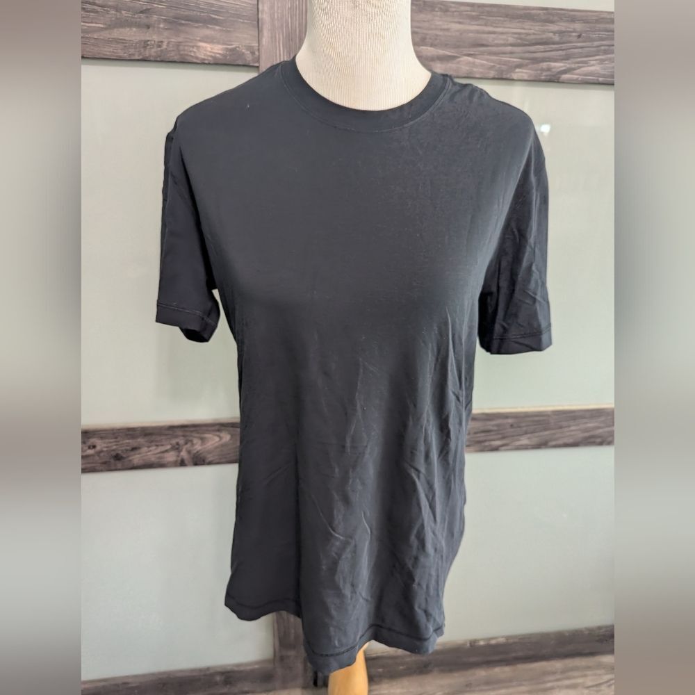 Lululemon Men's Classic Black T-shirt Size L